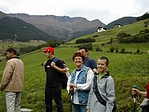 A falu fltt a Madatschknott (3081 m) terpeszkedik