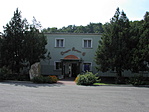 A gyár és a múzeum bejárata